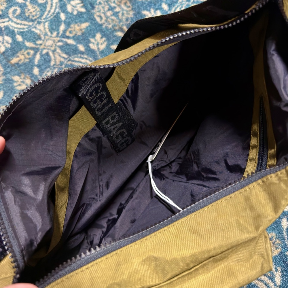 BNWT Baggu Large Cargo Crossbody in Seaweed - Picture 2 of 5